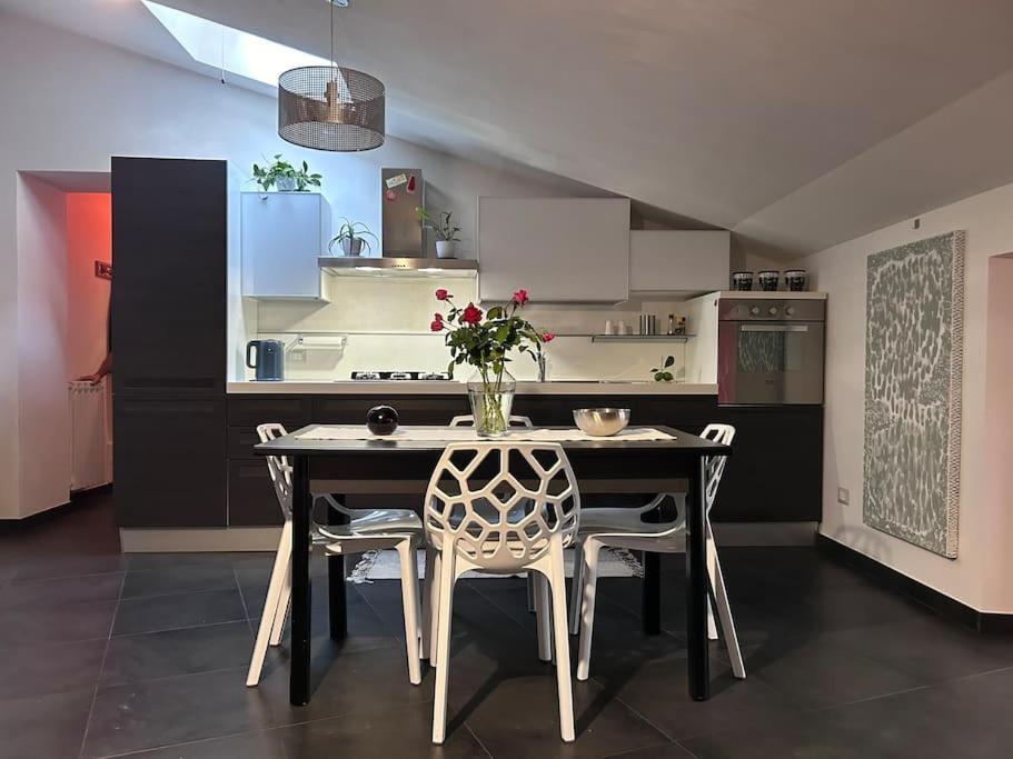 Elegante Appartamento Privato In Palazzo Storico Del XVIII - Pieno Centro Nicosia Exterior foto