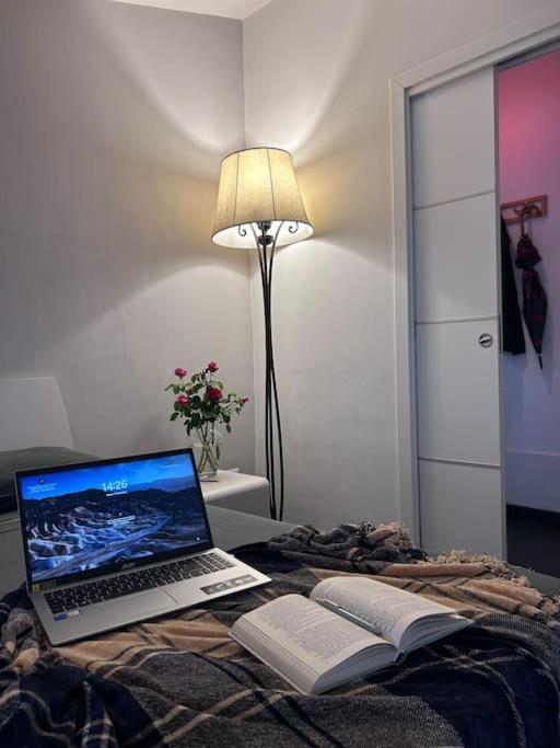 Elegante Appartamento Privato In Palazzo Storico Del XVIII - Pieno Centro Nicosia Exterior foto